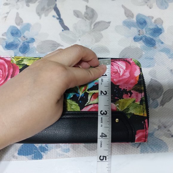 Juicy Couture Pretty Flowers Roses Print Big Size Wallet Compartments Practical - Picture 3 of 7
